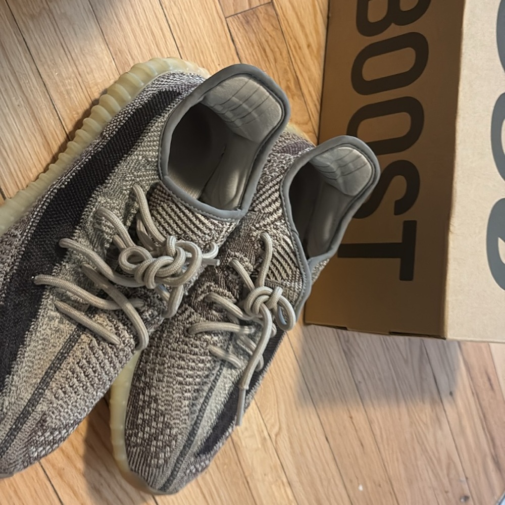 adidas Yeezy Boost 350 V2 w box